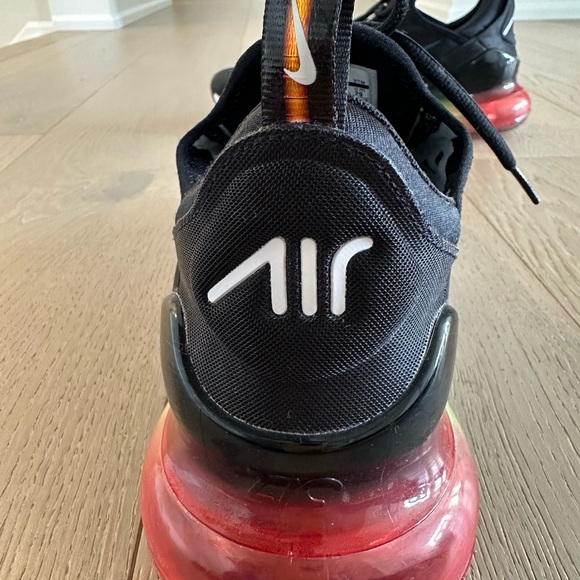 Men’s Nike Air Sneaker - Picture 3 of 7